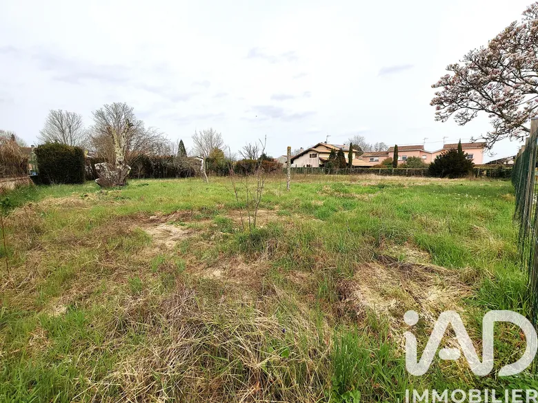 Terrain à bâtir à Castelnau-de-Médoc (33480) · 220 000 €