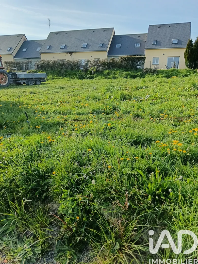 Terrain à bâtir à Saint-Jean-d'Elle (50810) · 40 712 €