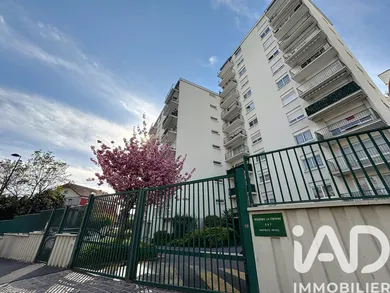 Apartment in Le Bourget (93350)