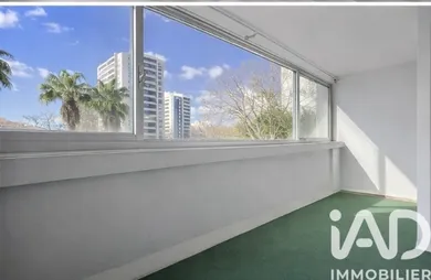 Apartment in Toulon (83000)