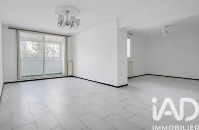 Apartment in Toulon (83000)
