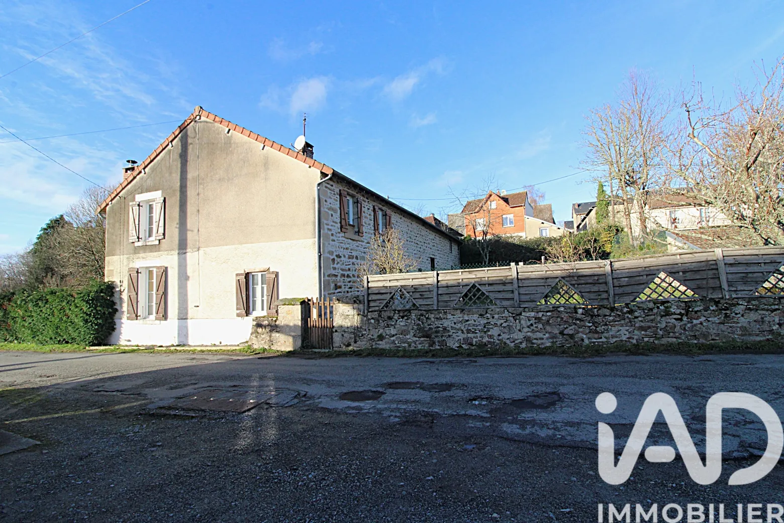 Vente maison à Bourganeuf (23400) : maison de village 8 pièces 156 m² — 3