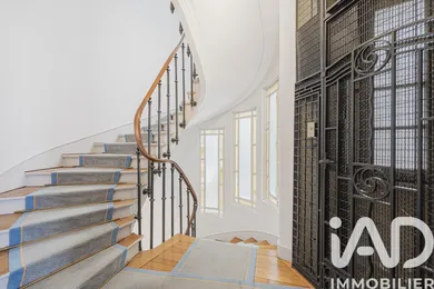 Apartment in Paris (75016)