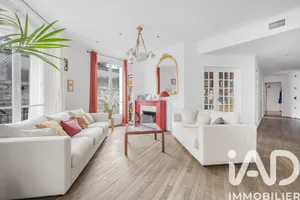 Apartment in Paris (75016)
