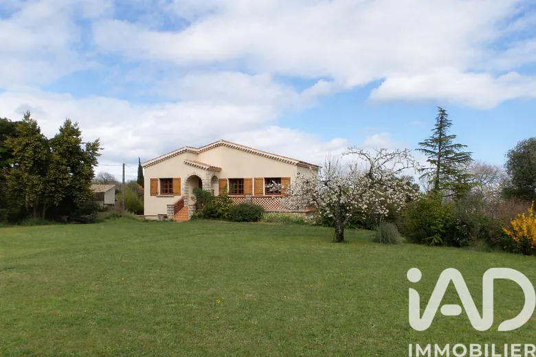 Maison 7 pièces 153 m² · à Saint-Marcel-de-Careiret · 153 m² · 409 000 €