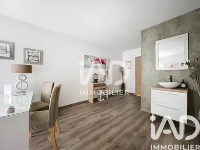 Apartment in Le Chesnay (78150)