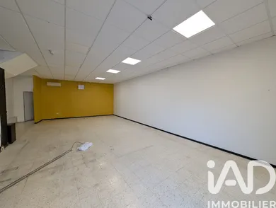 Boutique/Local commercial à Villeneuve-lès-Béziers (34420)