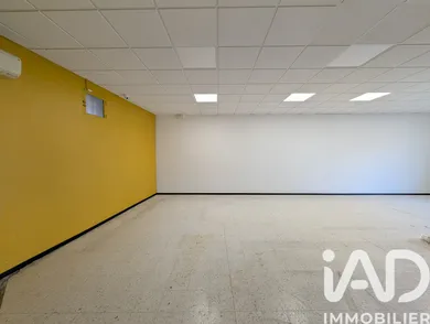 Commercial walls in Villeneuve-lès-Béziers (34420)