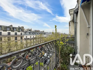 Apartment in Paris (75002)