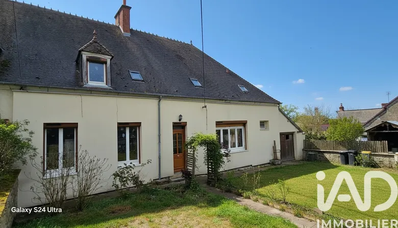 Maison 10 pièces 237 m² · à Ainay-le-Château · 237 m² · 199 900 €