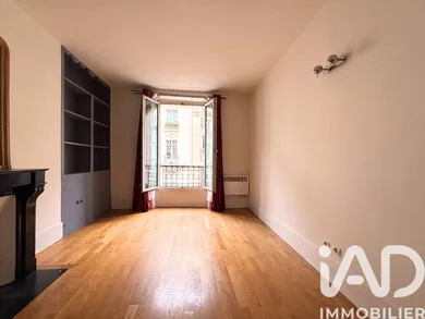 Apartment in Paris (75010)