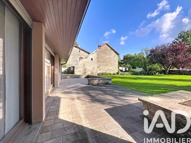 Maison d'architecte à Fertans (25330)