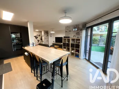 Apartment in Verneuil-sur-Seine (78480)