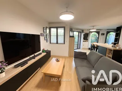 Apartment in Verneuil-sur-Seine (78480)