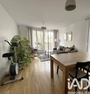 Apartment in Asnières-sur-Seine (92600)