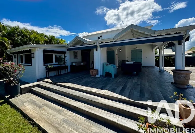 Maison 6 pièces 130 m² · à Sainte-Rose · 130 m² · 549 000 €