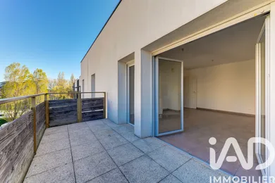 Apartment in Bron (69500)