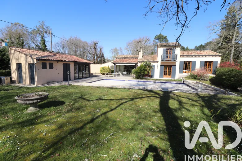 Maison 11 pièces 163 m² · à Clérac · 163 m² · 209 500 €