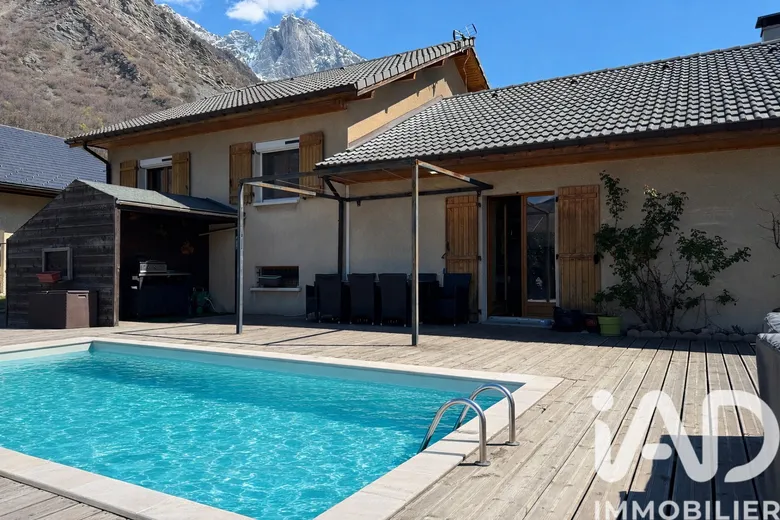 Maison 6 pièces 150 m² · à Saint-Jean-de-Maurienne · 150 m² · 390 000 €