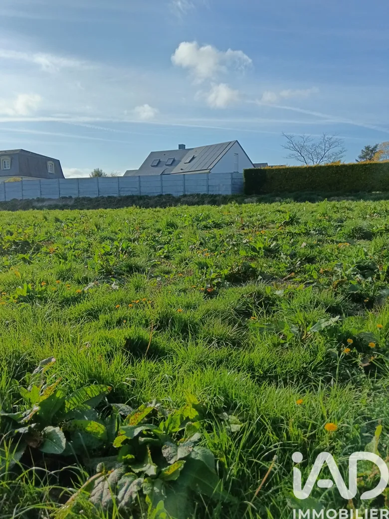 Terrain à bâtir à Saint-Jean-d'Elle (50810) · 40 328 €