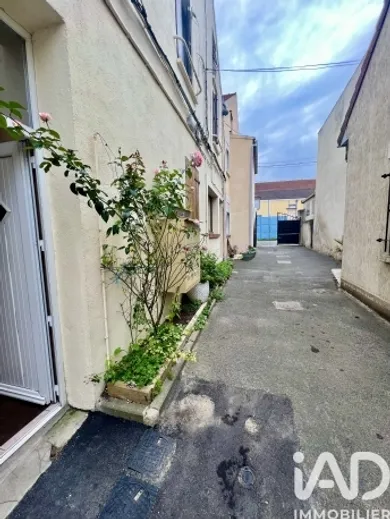 Studio à Corbeil-Essonnes (91100)