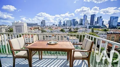 Apartment in Courbevoie (92400)