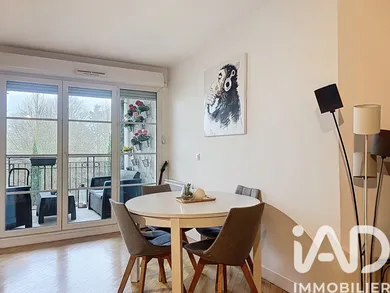 Apartment in Saint-Cyr-l'École (78210)