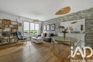 Apartment in Chatou (78400)