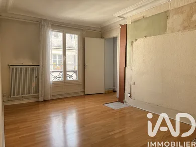 Apartment in Paris (75003)