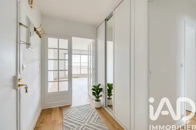 Apartment in Paris (75019)