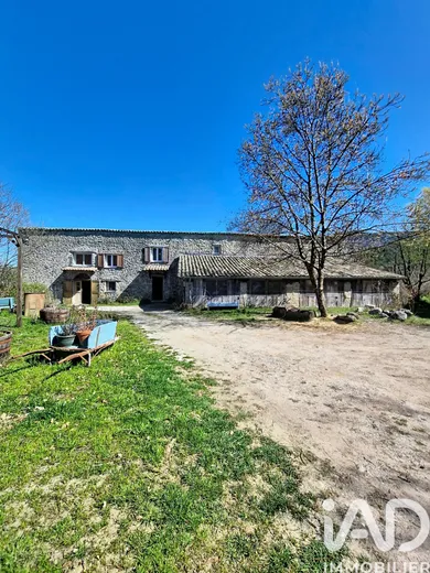 Domaine à Noyers-sur-Jabron (04200)