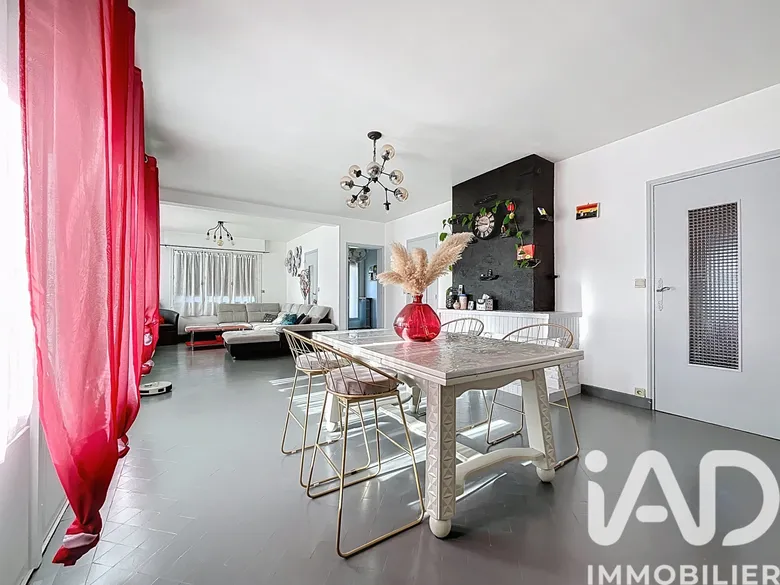 Maison 7 pièces 182 m² · à Saint-Étienne-du-Rouvray · 182 m² · 292 000 €