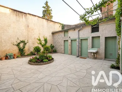 Townhouse in Montmorillon (86500)