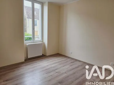 Apartment in Villeneuve-sur-Yonne (89500)