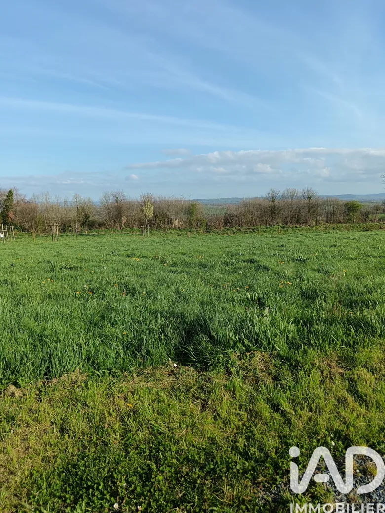 Terrain à bâtir à Saint-Jean-d'Elle (50810) · 49 774 €