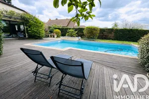 Maison d'architecte à Saint-Laurent-des-Vignes (24100)