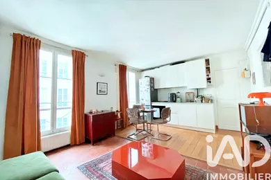 Apartment in Paris (75010)