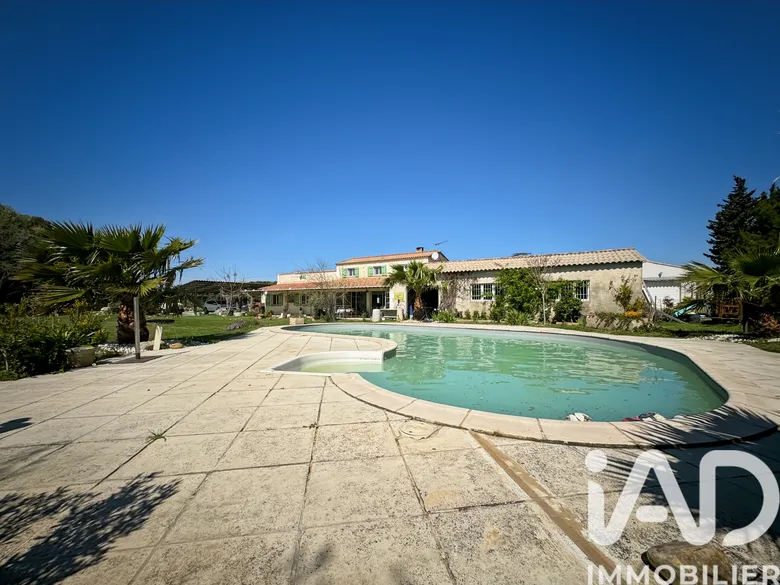 Maison 8 pièces 256 m² · à Arles · 256 m² · 895 000 €