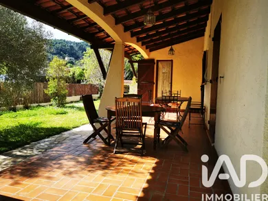 Maison traditionnelle à Solliès-Pont (83210)