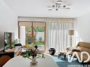 Apartment in Montreuil (93100)