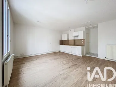 Apartment in Décines-Charpieu (69150)