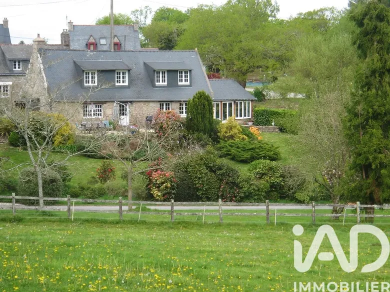 Maison 8 pièces 209 m² · à Le Faouët · 209 m² · 245 000 €