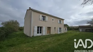 House in Vernon (86340)