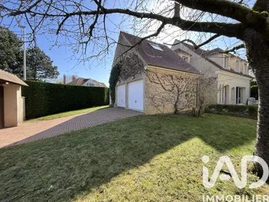 House in Louveciennes (78430)