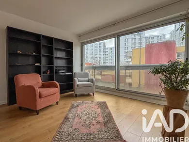Apartment in Paris (75019)