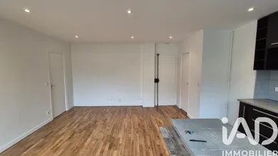 Apartment in Puteaux (92800)