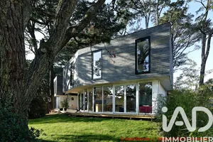 Architectural house in Arradon (56610)