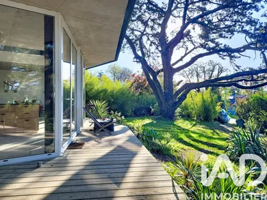 Architectural house in Arradon (56610)