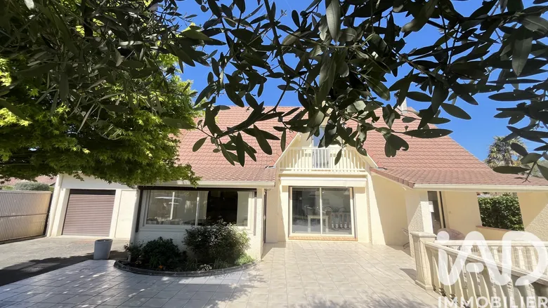 Maison 7 pièces 201 m² · à Lescar · 201 m² · 475 000 €
