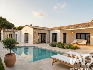 Architectural house in Le Bois-Plage-en-Ré (17580)